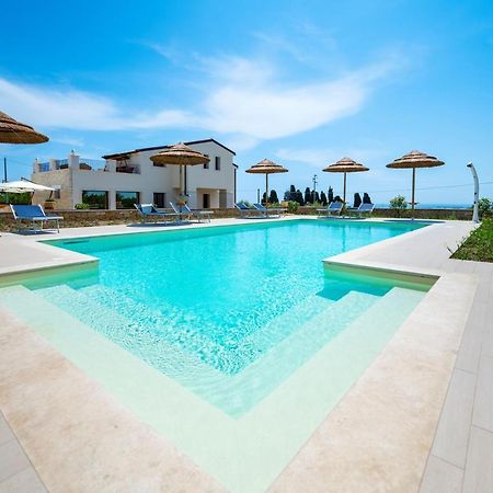 Villa Carmiano Luxury Bedrooms In Avola In The Province Of Syracuse With Spa And Swimming Pool And Wonderful Seaview Kültér fotó