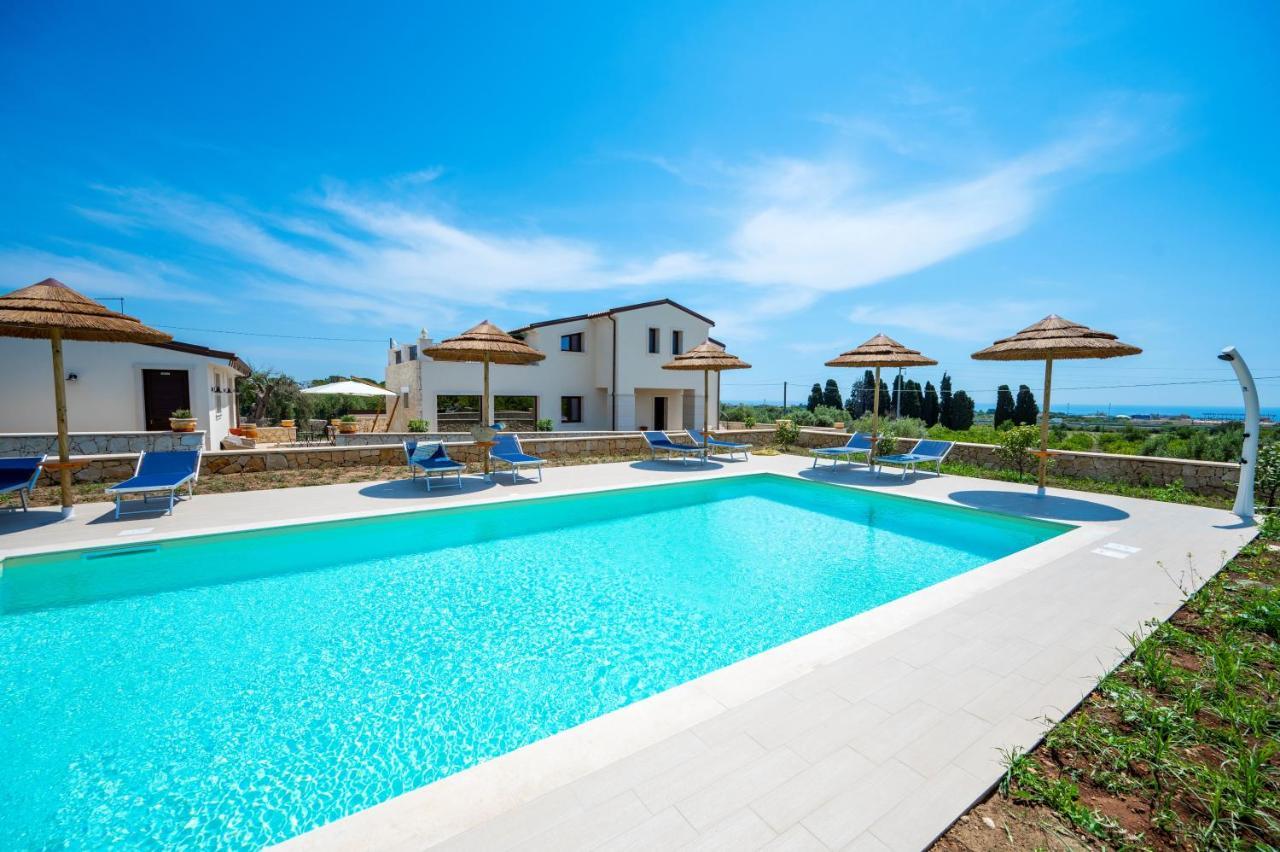 Villa Carmiano Luxury Bedrooms In Avola In The Province Of Syracuse With Spa And Swimming Pool And Wonderful Seaview Kültér fotó