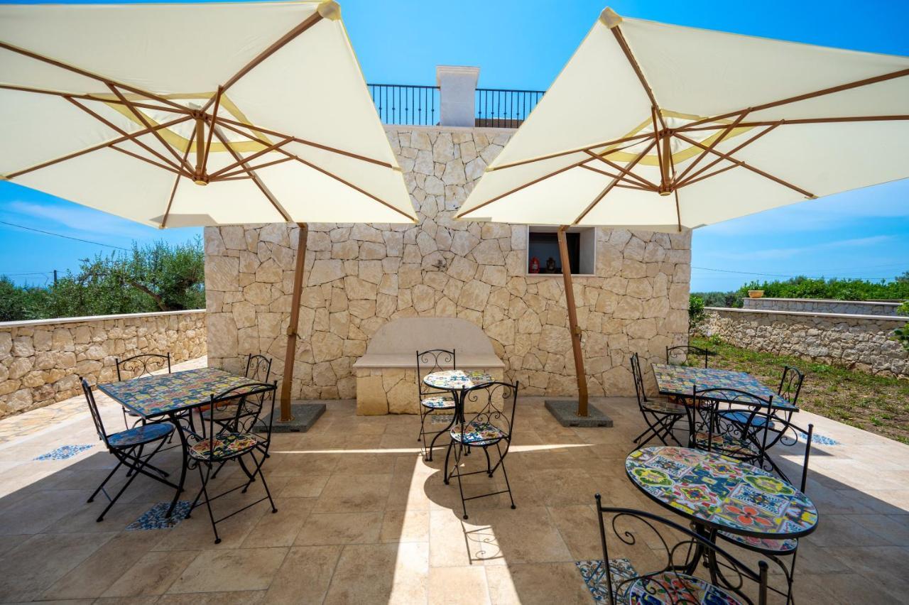 Villa Carmiano Luxury Bedrooms In Avola In The Province Of Syracuse With Spa And Swimming Pool And Wonderful Seaview Kültér fotó