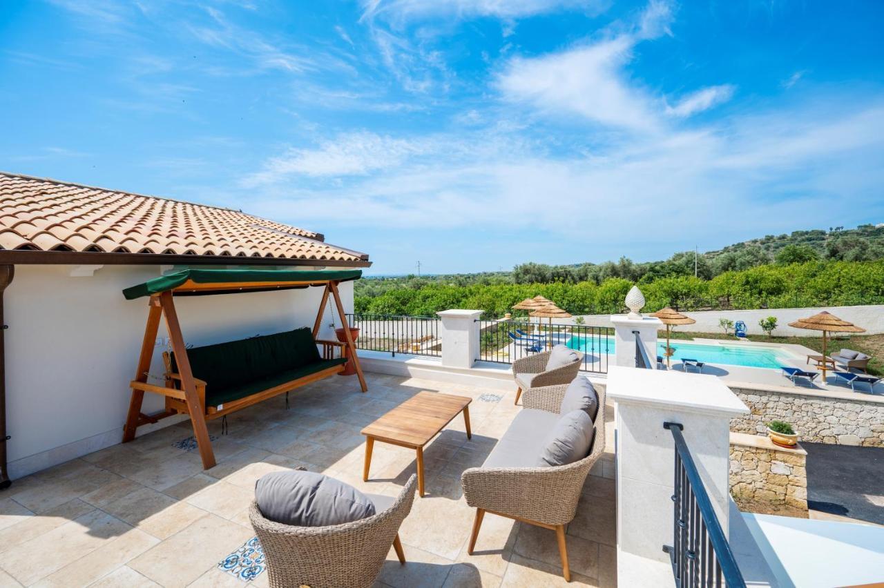 Villa Carmiano Luxury Bedrooms In Avola In The Province Of Syracuse With Spa And Swimming Pool And Wonderful Seaview Kültér fotó