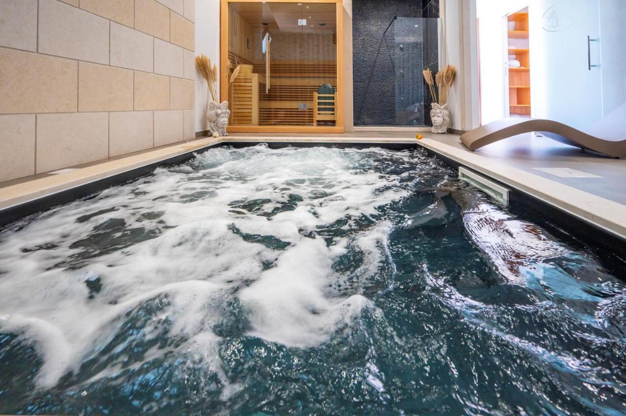 Villa Carmiano Luxury Bedrooms In Avola In The Province Of Syracuse With Spa And Swimming Pool And Wonderful Seaview Kültér fotó