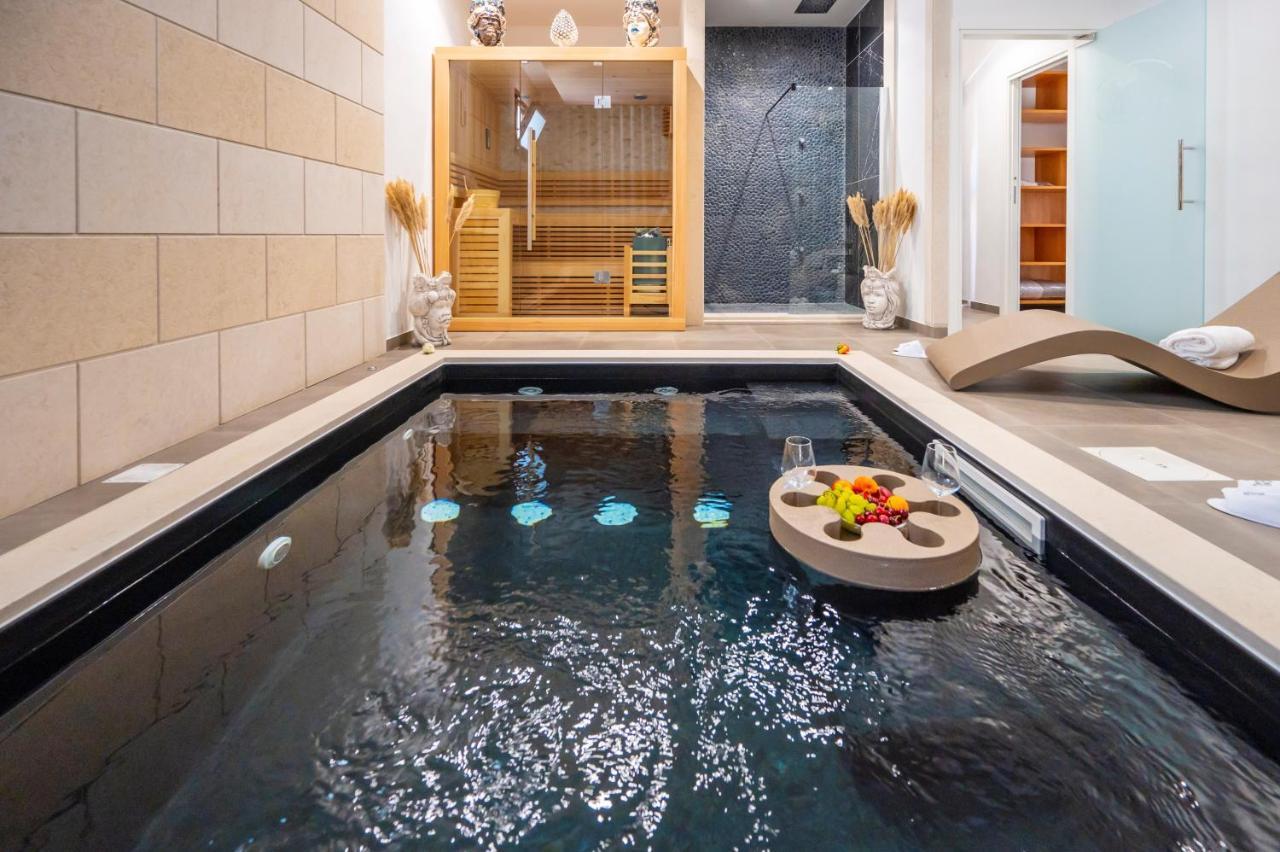Villa Carmiano Luxury Bedrooms In Avola In The Province Of Syracuse With Spa And Swimming Pool And Wonderful Seaview Kültér fotó