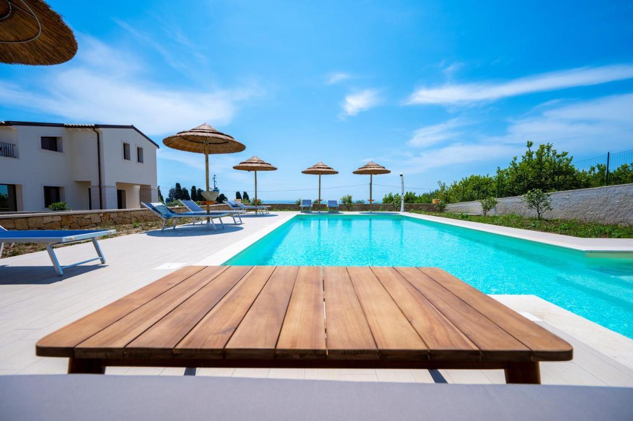 Villa Carmiano Luxury Bedrooms In Avola In The Province Of Syracuse With Spa And Swimming Pool And Wonderful Seaview Kültér fotó