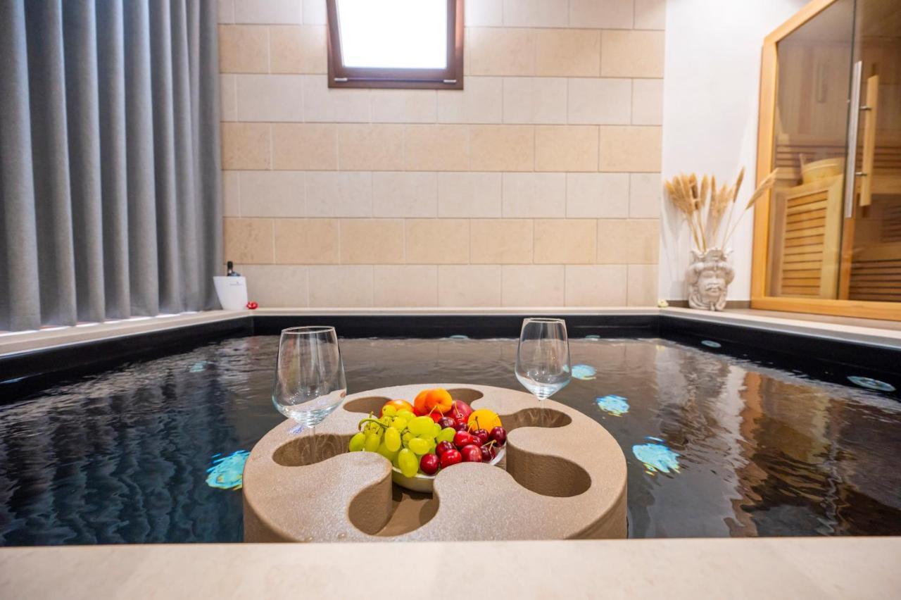 Villa Carmiano Luxury Bedrooms In Avola In The Province Of Syracuse With Spa And Swimming Pool And Wonderful Seaview Kültér fotó